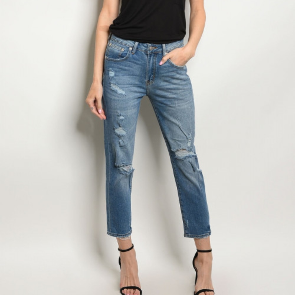 NWT!  Fantastic Boyfriend Distressed Denim Jeans